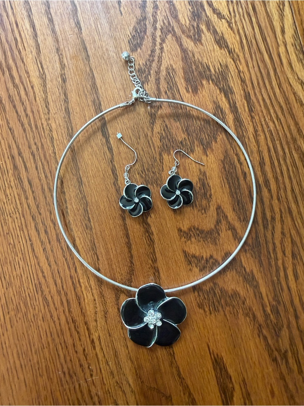Silver-Tone Black Flower Necklace & Earrings Set